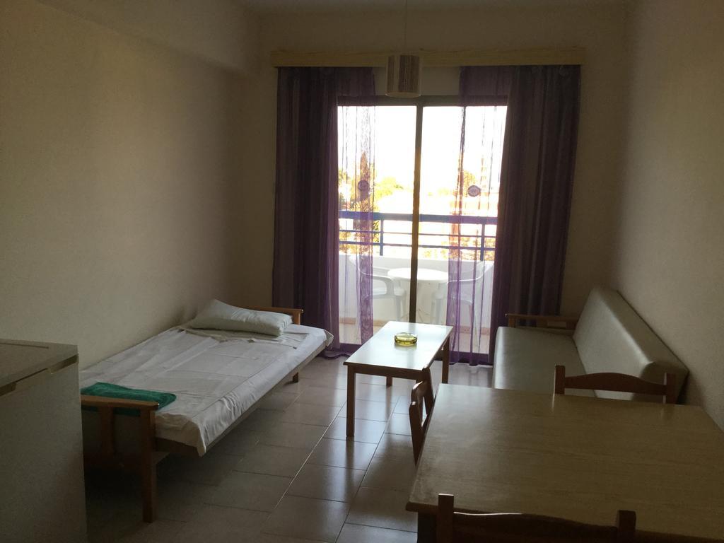 Maouris Hotel Apartments Protaras Exterior photo